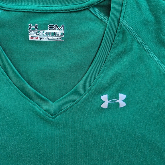 Under Armour dry fit size small green - Picture 2 of 2